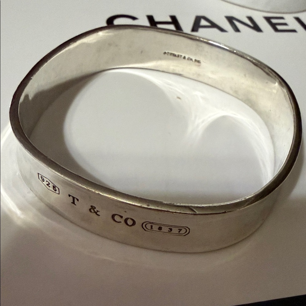 TIFFANY & Co silver  square Tiffany Bangle Bracelet very pretty and different